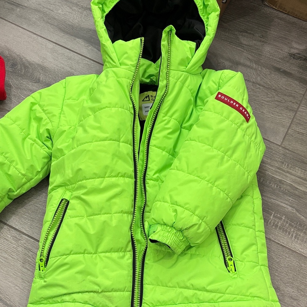 Kids size 5 BOULDER GRAR DEVON Neon Green Puffer Jacket with Hood